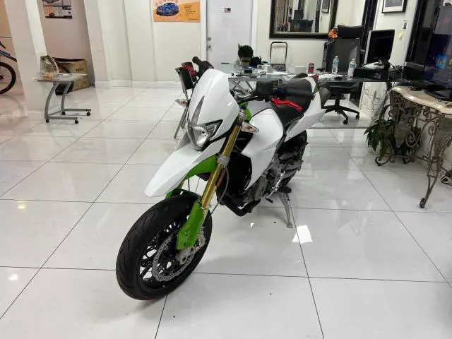 2011 Aprilia Dorsoduro 750