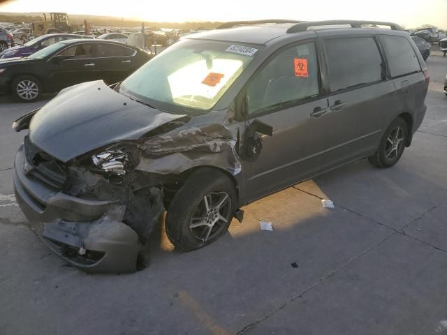 2004 Toyota Sienna CE