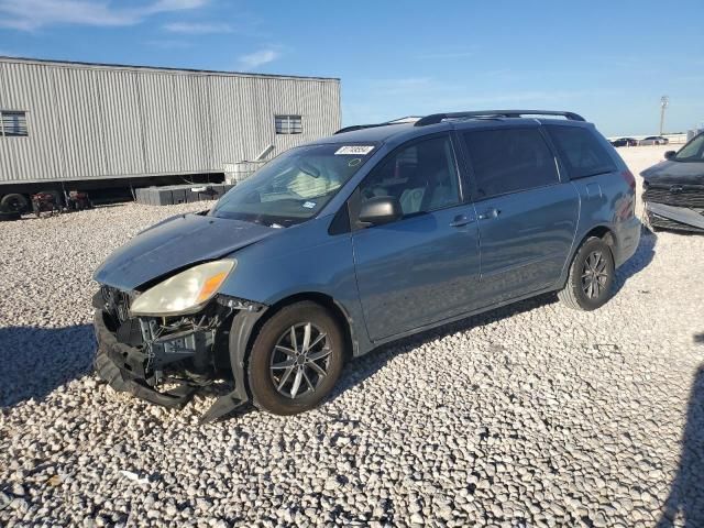 2005 Toyota Sienna CE