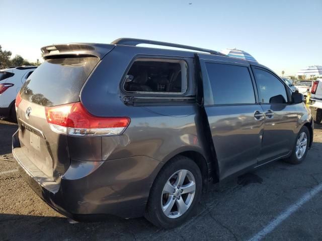 2013 Toyota Sienna LE