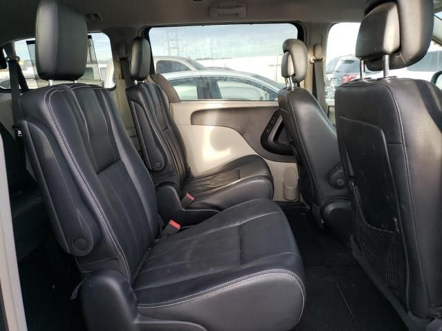 2012 Chrysler Town & Country Touring L