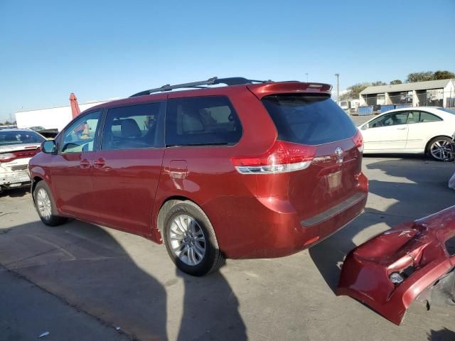 2013 Toyota Sienna XLE