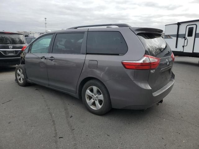 2017 Toyota Sienna LE