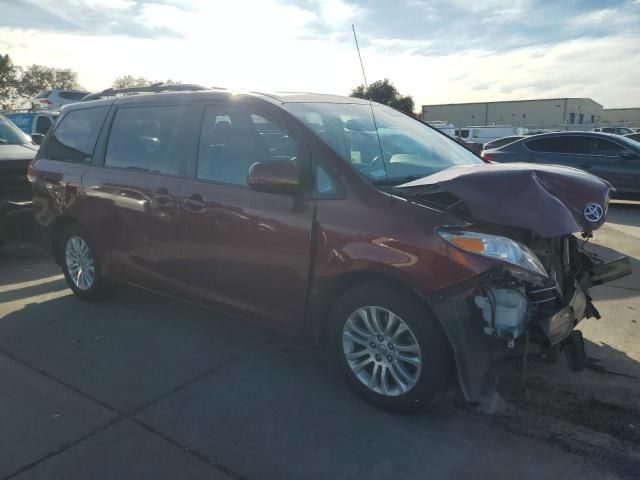 2013 Toyota Sienna XLE