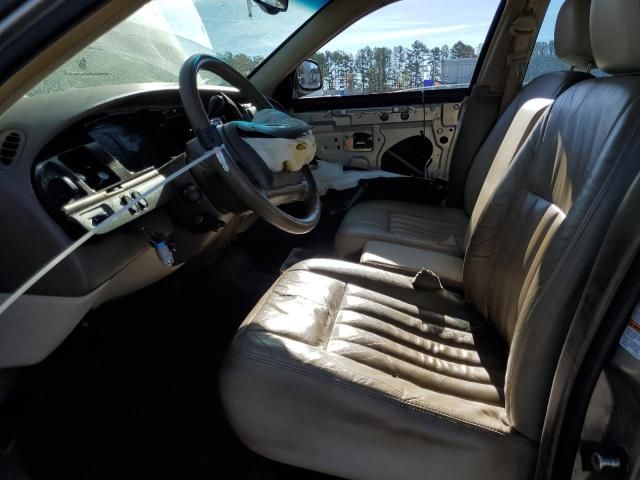 2004 Lincoln Town Car Executive