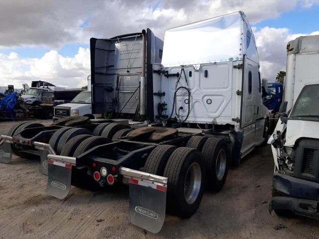 2019 Freightliner Cascadia 126