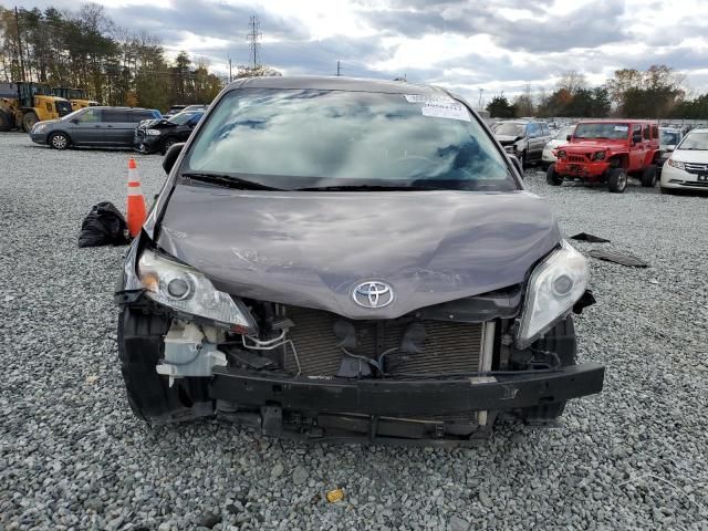 2013 Toyota Sienna LE