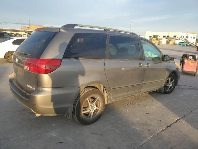 2004 Toyota Sienna CE