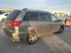 2004 Toyota Sienna CE