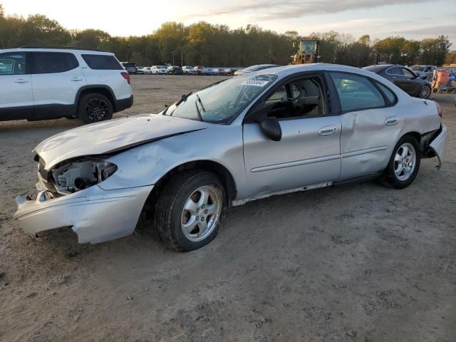 2005 Ford Taurus SE