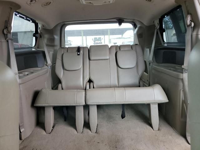 2011 Volkswagen Routan SE