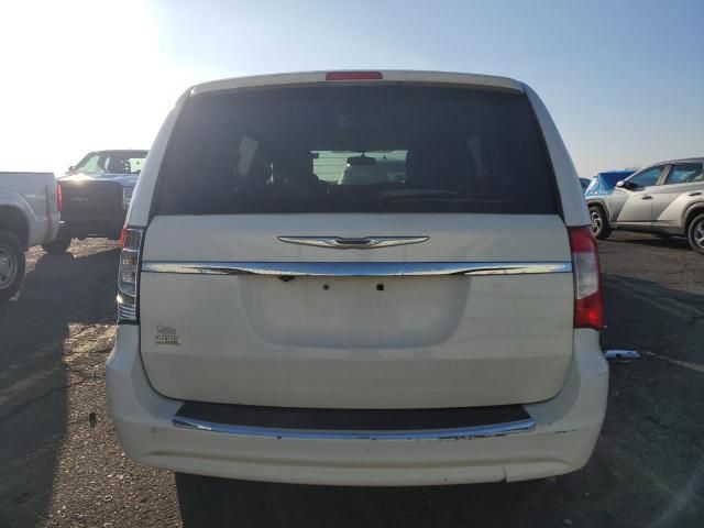 2013 Chrysler Town & Country Touring