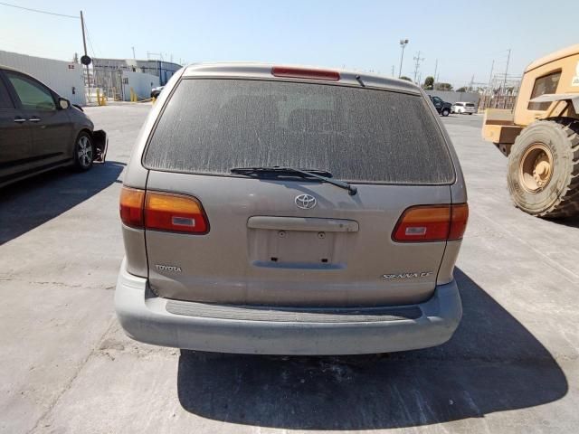 1999 Toyota Sienna CE