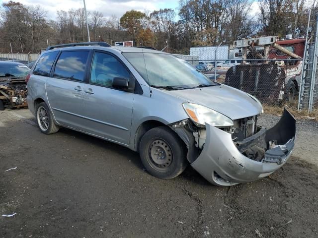 2004 Toyota Sienna CE