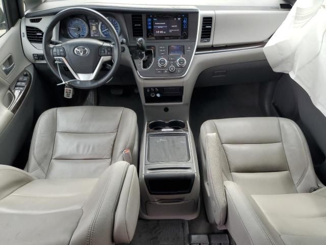 2017 Toyota Sienna XLE