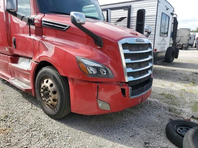 2019 Freightliner Cascadia 126