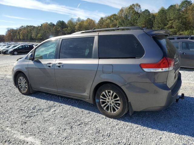 2011 Toyota Sienna XLE