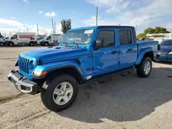 Carros dañados por inundaciones a la venta en subasta: 2022 Jeep Gladiator Sport