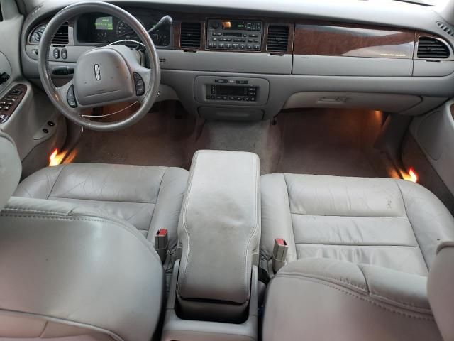 2001 Lincoln Town Car Executive