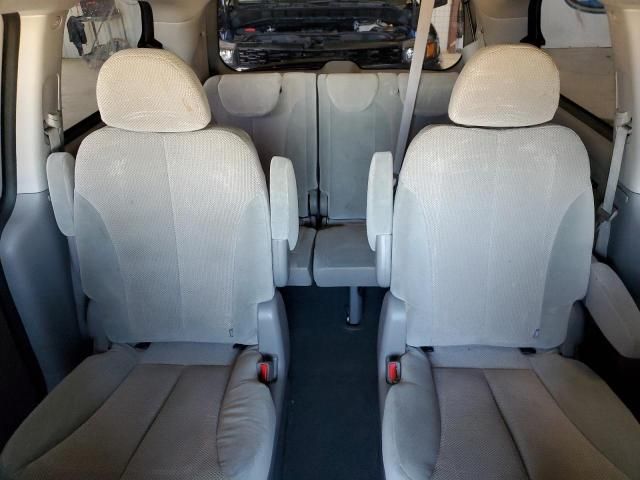 2012 KIA Sedona EX