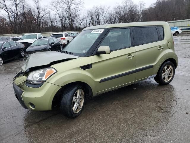 2011 KIA Soul +