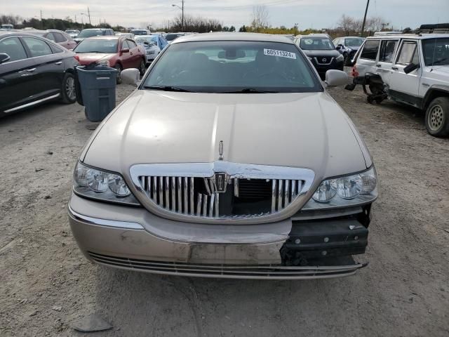 2003 Lincoln Town Car Signature