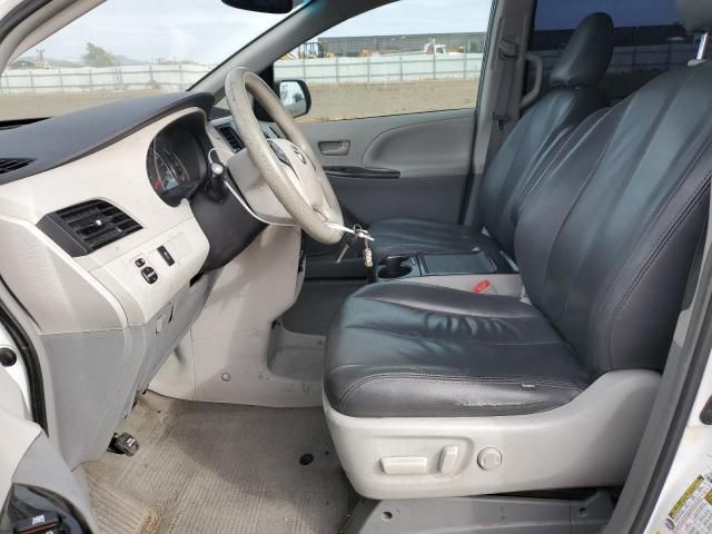 2014 Toyota Sienna LE