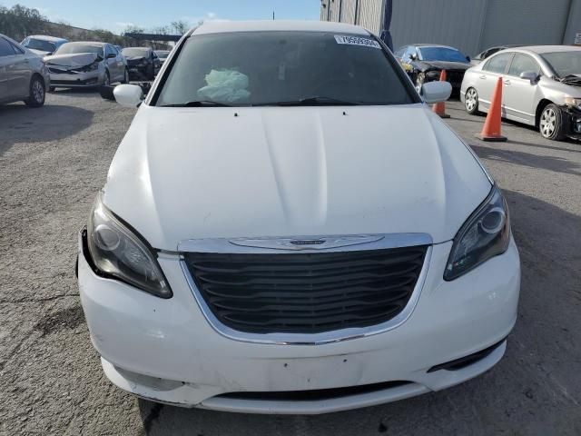 2013 Chrysler 200 Touring