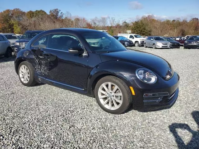 2018 Volkswagen Beetle SE