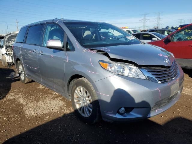 2017 Toyota Sienna XLE