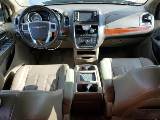 2013 Chrysler Town & Country Touring