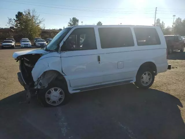 2003 GMC Safari XT