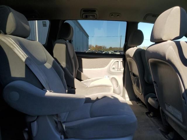 2005 Toyota Sienna CE