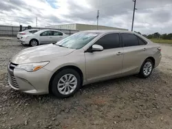 Carros dañados por inundaciones a la venta en subasta: 2016 Toyota Camry LE