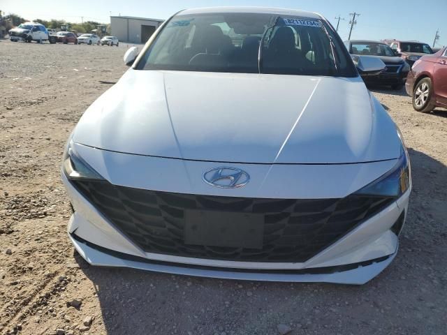 2021 Hyundai Elantra SE