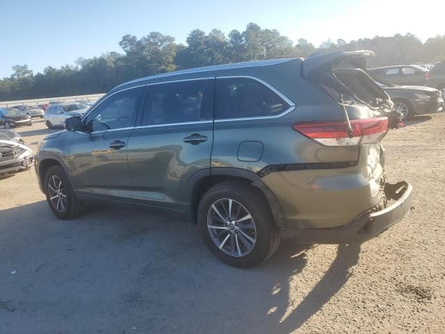 2017 Toyota Highlander SE