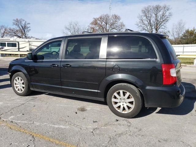 2016 Chrysler Town & Country LX