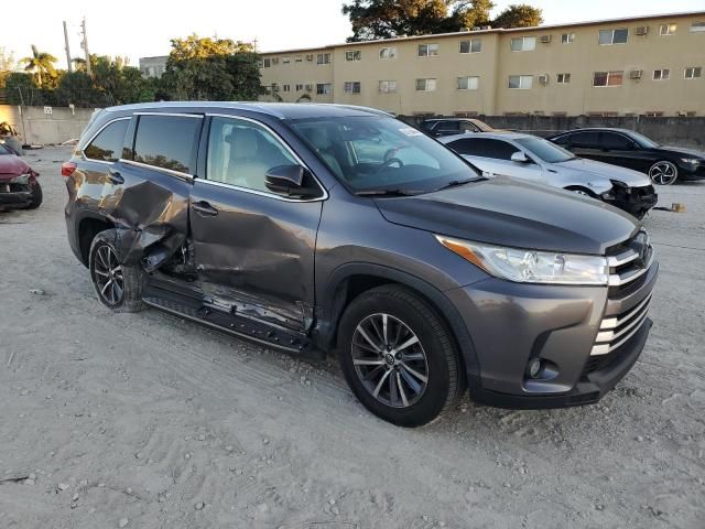 2019 Toyota Highlander SE