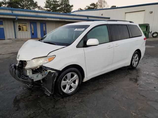 2014 Toyota Sienna LE