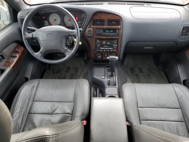 2000 Infiniti QX4