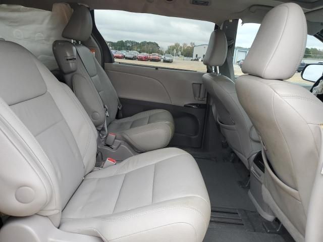 2016 Toyota Sienna XLE