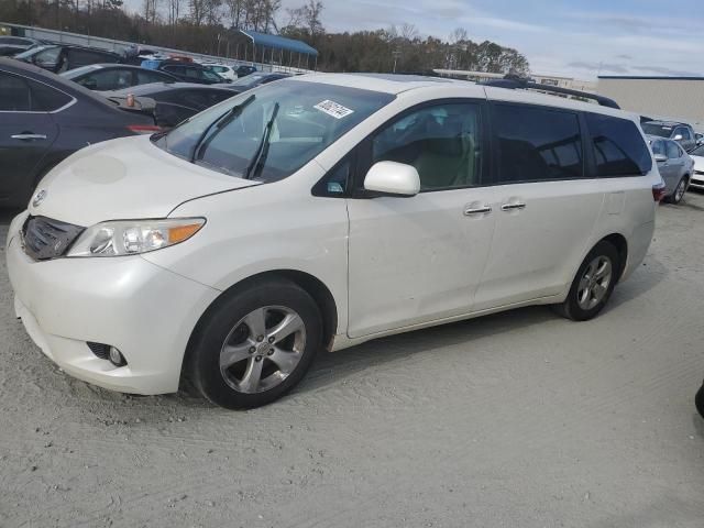 2016 Toyota Sienna XLE