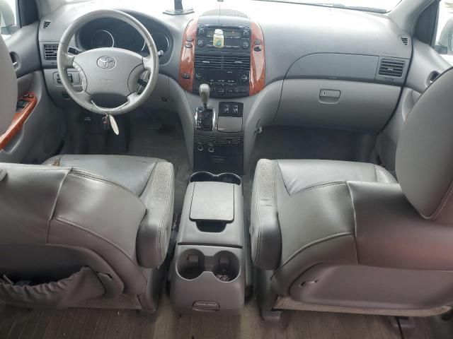 2010 Toyota Sienna XLE