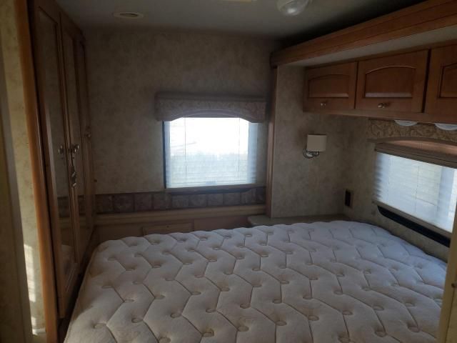 2010 Winnebago 2010 Ford Econoline E450 Super Duty Cutaway Van