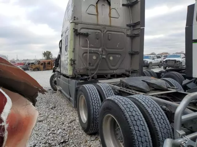 2018 Freightliner Cascadia 125