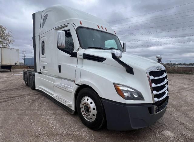 2021 Freightliner Cascadia 126