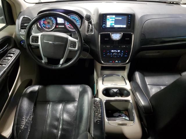 2014 Chrysler Town & Country Touring L