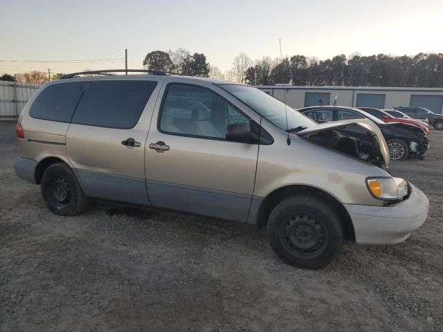 2000 Toyota Sienna LE