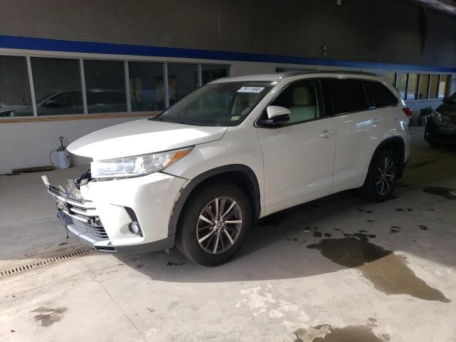 2017 Toyota Highlander SE