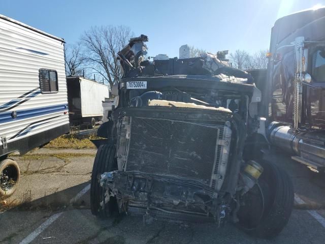 2021 Freightliner Cascadia 126